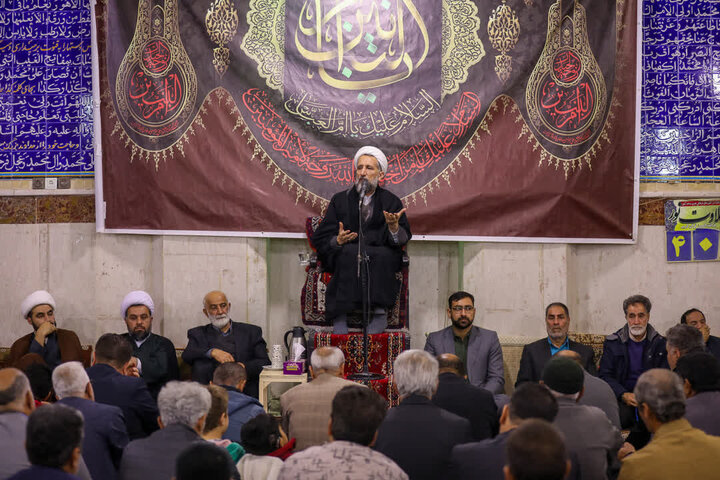 تصاویر / مراسم  تجلیل از مادران و همسران شهدا با حضور نماینده ولی فقیه در استان قزوین