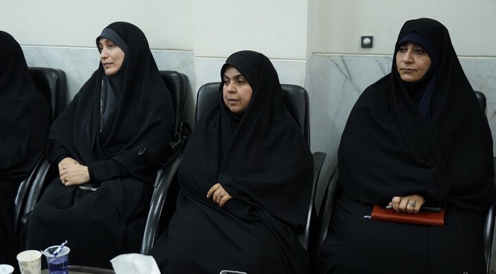 تصاویر/ نشست ستاد بزرگداشت ولادت حضرت فاطمه(س) و مقام زن