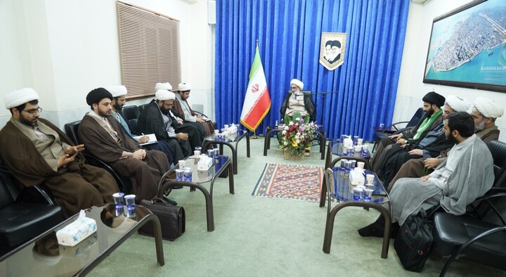 تصاویر/ دیدار اساتید مدرسه علمیه بوشهر با امام جمعه