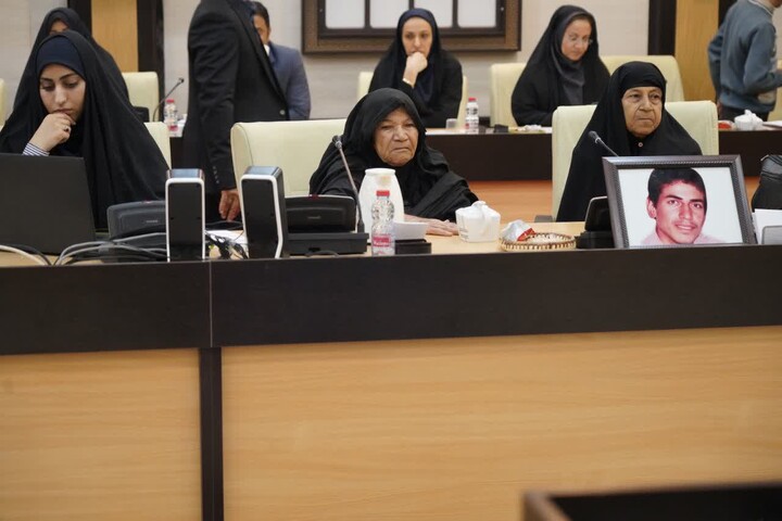 تصاویر/ دیدار جمعی از مادران شهدا با امام جمعه بوشهر