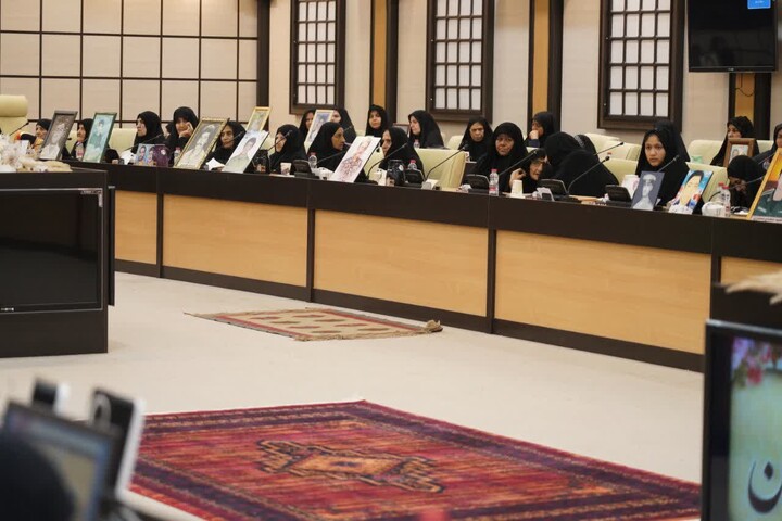 تصاویر/ دیدار جمعی از مادران شهدا با امام جمعه بوشهر