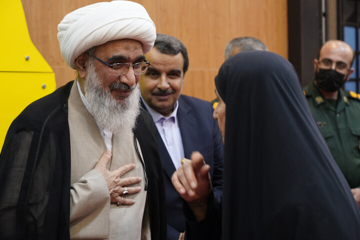 تصاویر/ دیدار جمعی از مادران شهدا با امام جمعه بوشهر