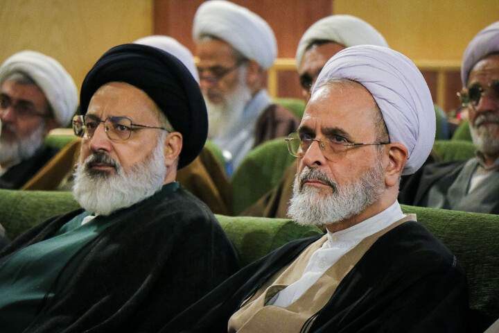 تصاویر/ دیدار صمیمانه مجمع نمایندگان طلاب و فضلای حوزه علمیه با آیت الله اعرافی مدیر حوزه های علمیه