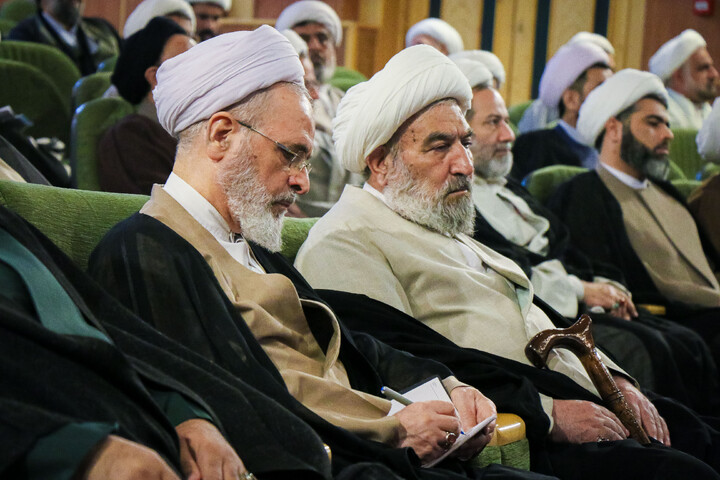 تصاویر/ دیدار صمیمانه مجمع نمایندگان طلاب و فضلای حوزه علمیه با آیت الله اعرافی مدیر حوزه های علمیه