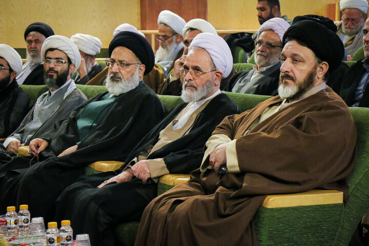 تصاویر/ دیدار صمیمانه مجمع نمایندگان طلاب و فضلای حوزه علمیه با آیت الله اعرافی مدیر حوزه های علمیه