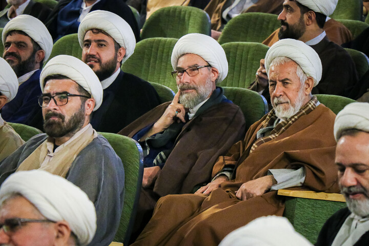 تصاویر/ دیدار صمیمانه مجمع نمایندگان طلاب و فضلای حوزه علمیه با آیت الله اعرافی مدیر حوزه های علمیه