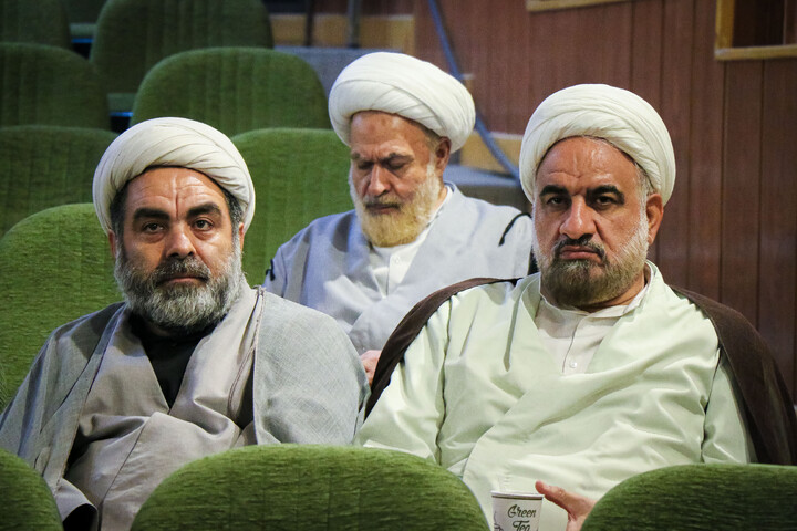 تصاویر/ دیدار صمیمانه مجمع نمایندگان طلاب و فضلای حوزه علمیه با آیت الله اعرافی مدیر حوزه های علمیه