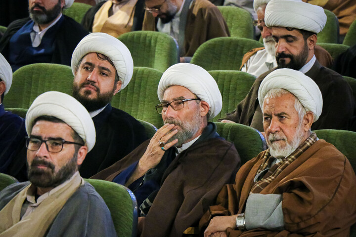 تصاویر/ دیدار صمیمانه مجمع نمایندگان طلاب و فضلای حوزه علمیه با آیت الله اعرافی مدیر حوزه های علمیه