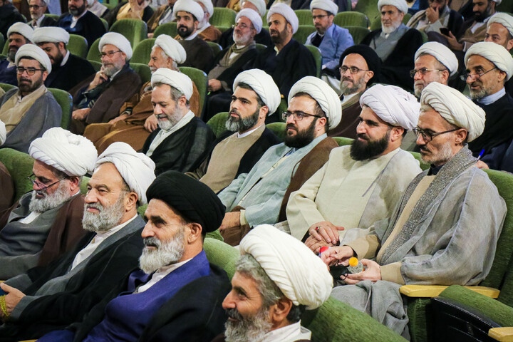 تصاویر/ دیدار صمیمانه مجمع نمایندگان طلاب و فضلای حوزه علمیه با آیت الله اعرافی مدیر حوزه های علمیه