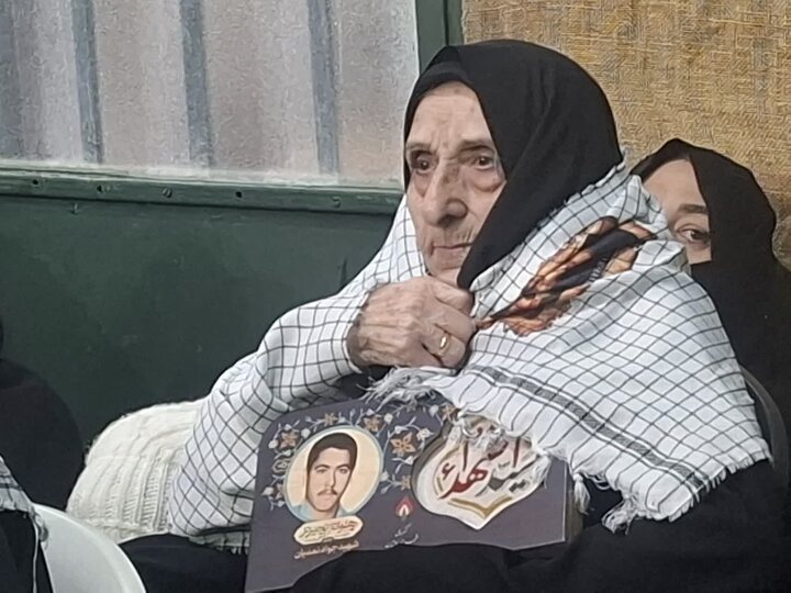 تصاویر/ یادواره شهدای ارتش و جنگ ۱۲ روزه درهیئت جوانان سجادیه کاشان