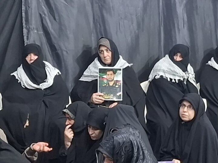 تصاویر/ یادواره شهدای ارتش و جنگ ۱۲ روزه درهیئت جوانان سجادیه کاشان