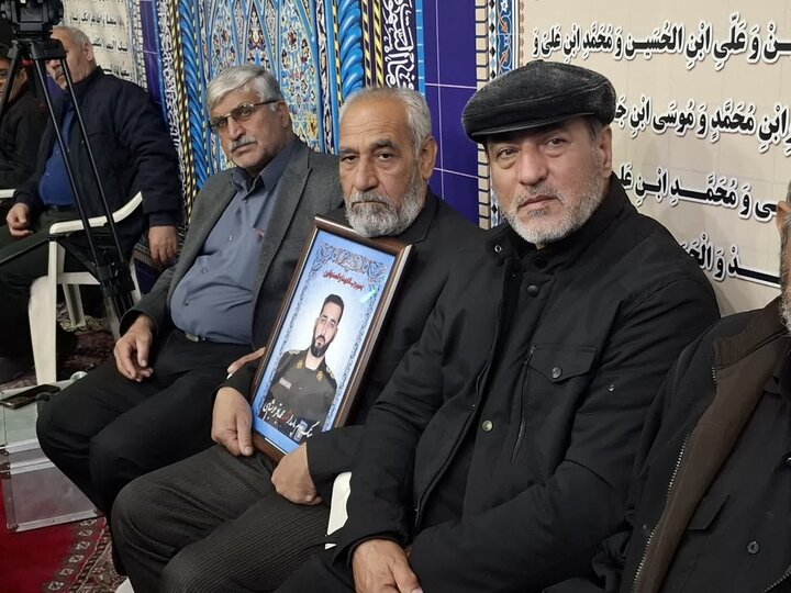 تصاویر/ یادواره شهدای ارتش و جنگ ۱۲ روزه درهیئت جوانان سجادیه کاشان