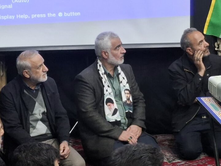 تصاویر/ یادواره شهدای ارتش و جنگ ۱۲ روزه درهیئت جوانان سجادیه کاشان