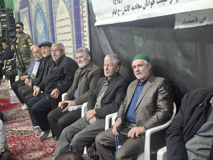 تصاویر/ یادواره شهدای ارتش و جنگ ۱۲ روزه درهیئت جوانان سجادیه کاشان