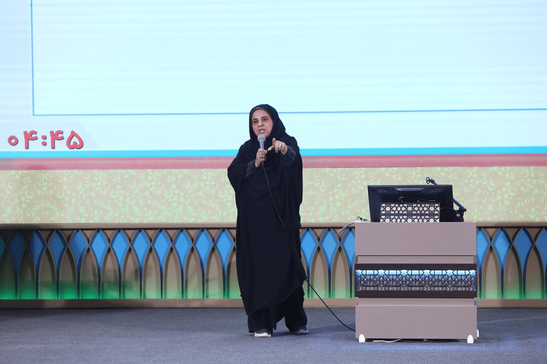 مسابقات معارفی تقویت پیوند خانواده‌ و نسل جوان با قرآن و صحیفه