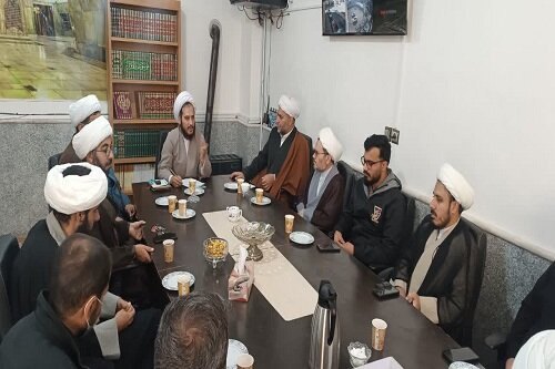 نشست مبلغان طرح‌های هجرت و امین در هرسین برگزار شد