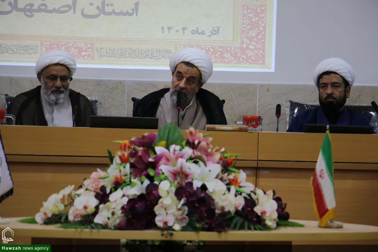 تأکید بر تبیین جایگاه زن و هشدار نسبت به تحریفات تاریخی