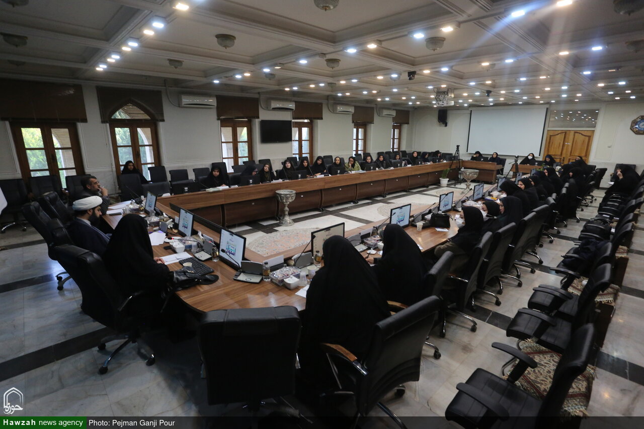 تصاویر / نشست ستاد استانی هفته بزرگداشت مقام زن، روز مادر در اصفهان