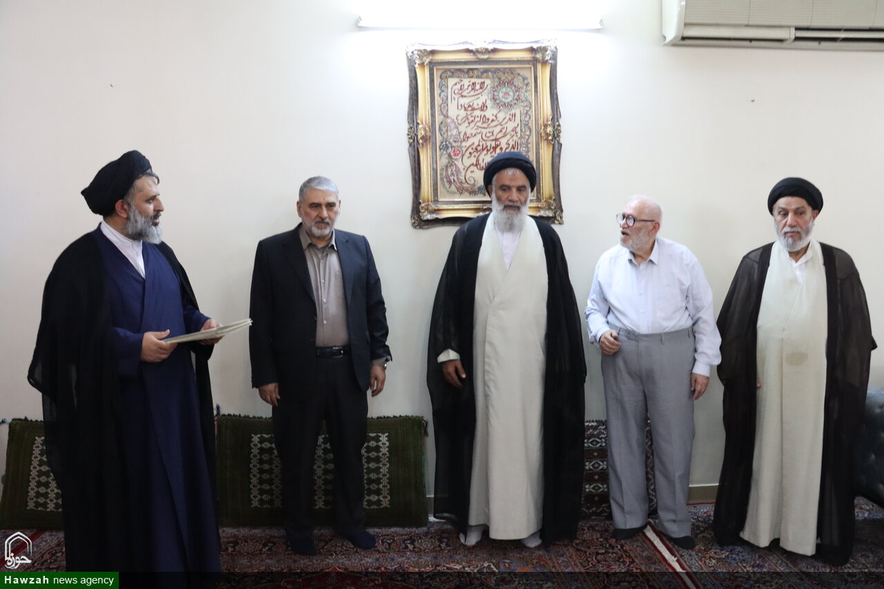 از دست اندرکاران برگزاری پنجاهمین بزرگداشت آیت الله بهبهانی(ره) تجلیل شد+ تصاویر