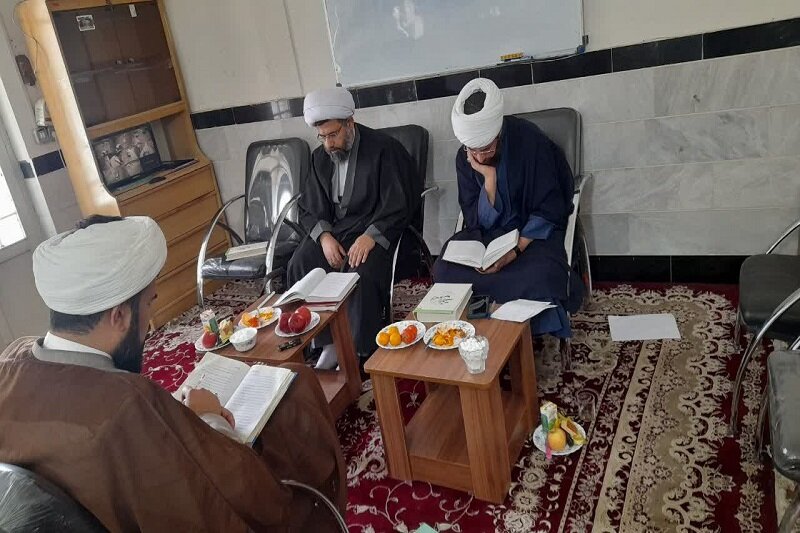 مدیر حوزه علمیه کرمانشاه از مدرسه علمیه حضرت ولی‌عصر(عج) شهرستان کنگاور بازدید کرد+عکس