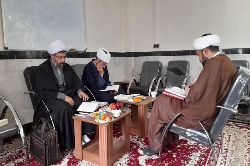 مدیر حوزه علمیه کرمانشاه از مدرسه علمیه حضرت ولی‌عصر(عج) شهرستان کنگاور بازدید کرد+عکس