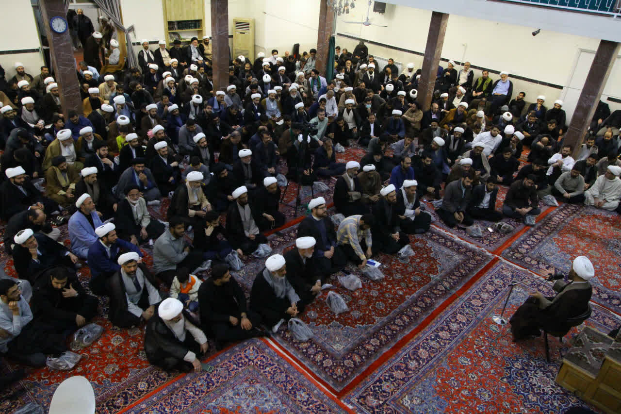 گردهمایی طلاب و فضلای استان فارس مقیم حوزه علمیه قم