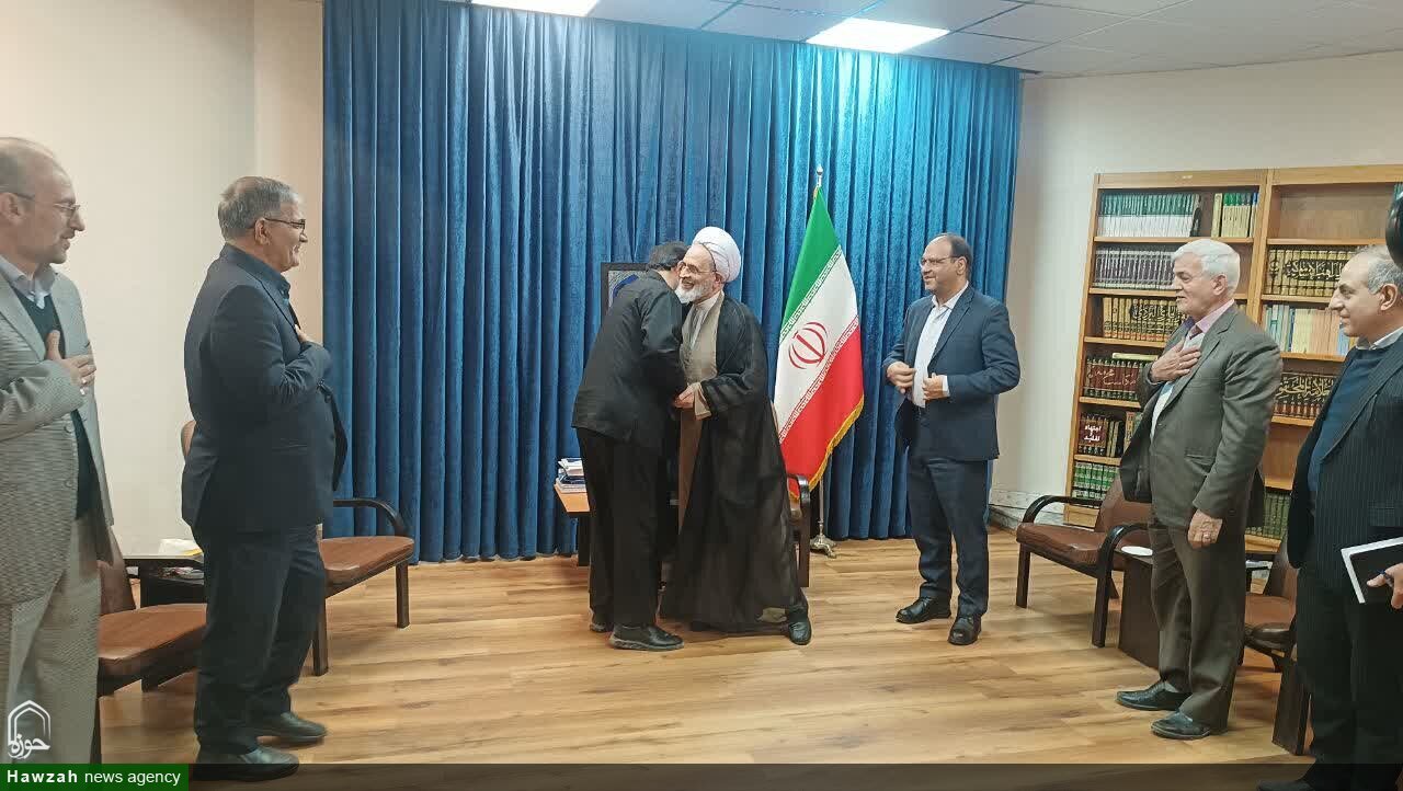 Kum’un ve İslam İnkılabı’nın İran’da ve Dünyadaki Konumu Göz Ardı Edilmiştir