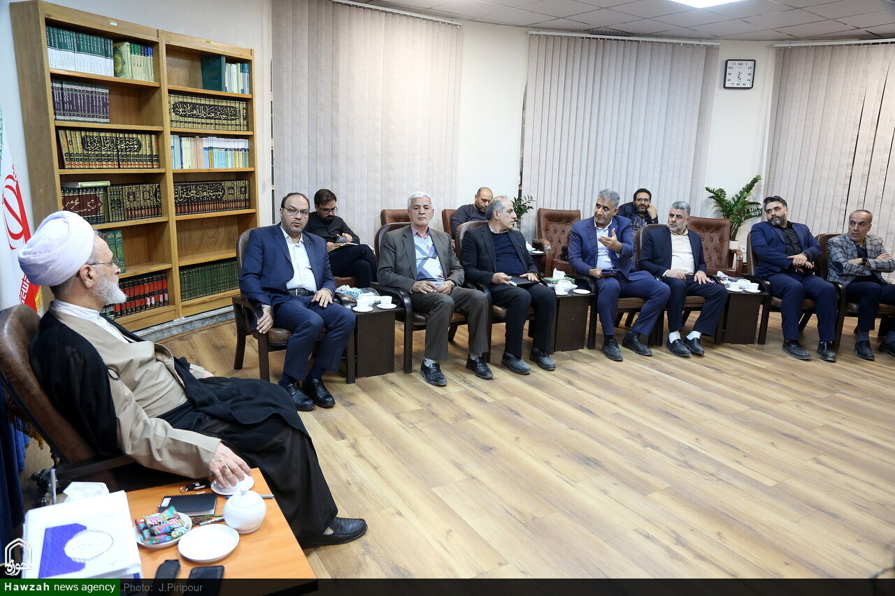 Kum’un ve İslam İnkılabı’nın İran’da ve Dünyadaki Konumu Göz Ardı Edilmiştir