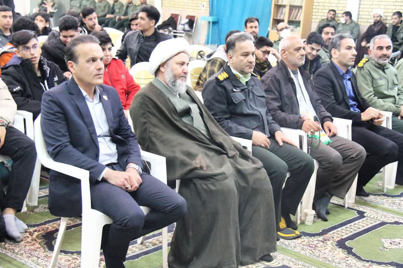 کاروان راهیان نور آران و بیدگل به مناطق عملیاتی دفاع مقدس اعزام شد+ عکس