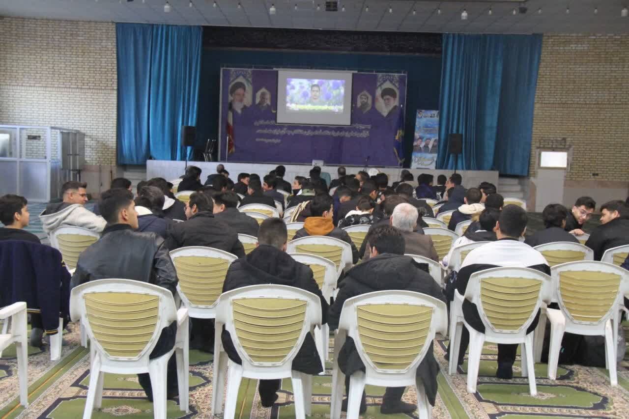 کاروان راهیان نور آران و بیدگل به مناطق عملیاتی دفاع مقدس اعزام شد+ عکس