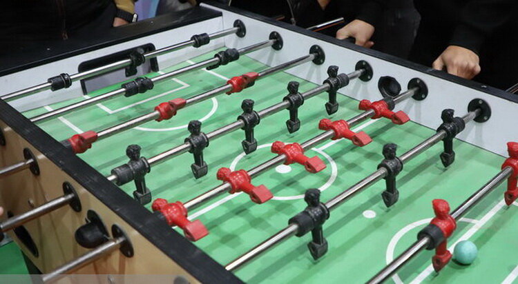 رقابت ۱۸ تیم مدارس علمیه کاشان در مسابقات فوتبال دستی طلاب بسیجی