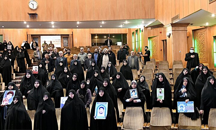 تصاویر/ یادواره بانوان شهیده منطقه 19