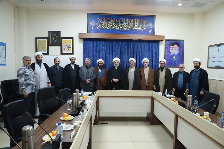 بازدید هیئت علمی عتبه عباسیه از پژوهشگاه علوم و فرهنگ اسلامی