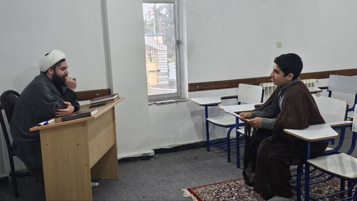 کارگاه «ساختارشناسی عناوین درسی» ویژه طلاب مدرسه علمیه ولی‌عصر (عج) آستارا برگزار شد