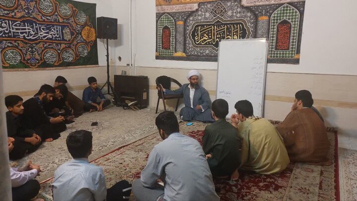 تصاویر/ نشست‌ کارگاهی طلاب مدرسه علمیه آیت‌الله مصطفوی(ره) کاشان