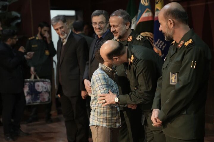 تصاویر/ برگزاری اولین آیین گرامیداشت خانواده‌ معزز شهدا در البرز