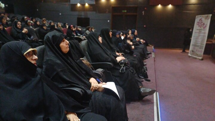 تصاویر/ همایش گوهرانه، زن جریان زندگی