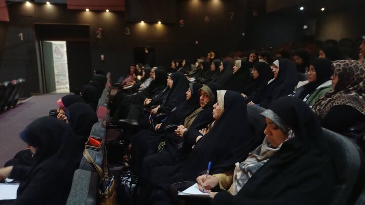 تصاویر/ همایش گوهرانه، زن جریان زندگی