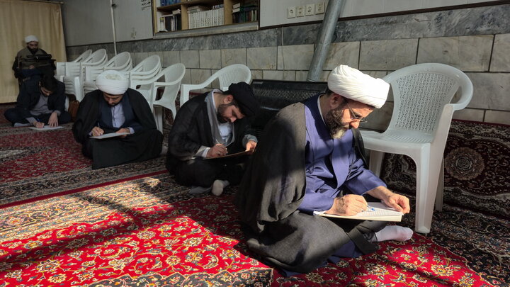 تصاویر/ آزمون استادی طلاب ممتاز مدارس علمیه منطقه کاشان