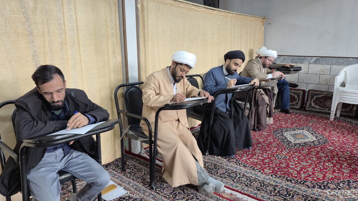 تصاویر/ آزمون استادی طلاب ممتاز مدارس علمیه منطقه کاشان