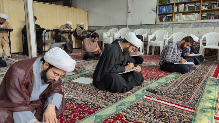 تصاویر/ آزمون استادی طلاب ممتاز مدارس علمیه منطقه کاشان