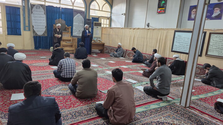 تصاویر/ آزمون استادی طلاب ممتاز مدارس علمیه منطقه کاشان