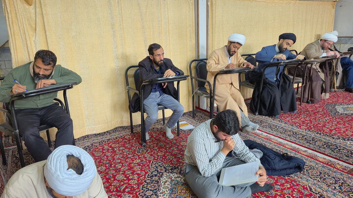 تصاویر/ آزمون استادی طلاب ممتاز مدارس علمیه منطقه کاشان