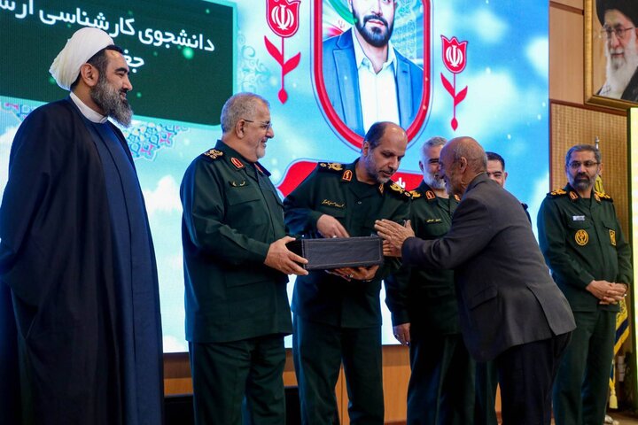 تصاویر/ مراسم گرامیداشت روز دانشجو در دانشگاه جامع امام حسین(ع)