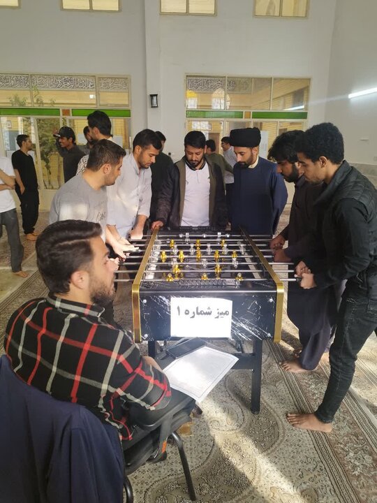 تصاویر/ مسابقات فوتبال دستی طالب بسیجی مدارس علمیه منطقه کاشان