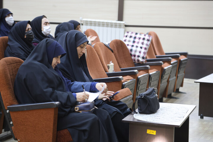 تصاویر / همایش مشترک ائمه جماعت مساجد و مدیران مدارس ابتدایی همدان