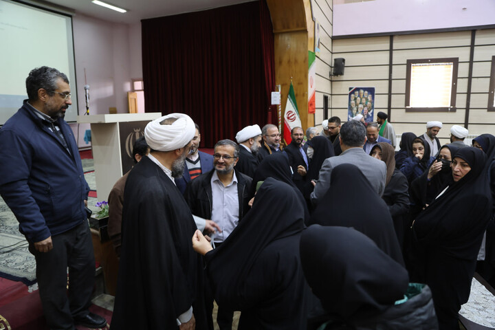 تصاویر / همایش مشترک ائمه جماعت مساجد و مدیران مدارس ابتدایی همدان