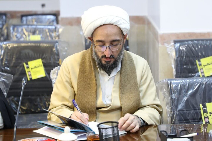 تصاویر/ برگزاری جلسه بصیرتی با موضوع نقد جریان فکری قرآن بسندگی