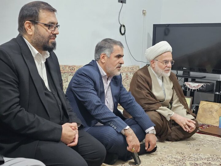 تصاویر/ دیدار نماینده ولی‌فقیه در  کردستان با استاد «شفیع خالدی کیمنه‌ای»
