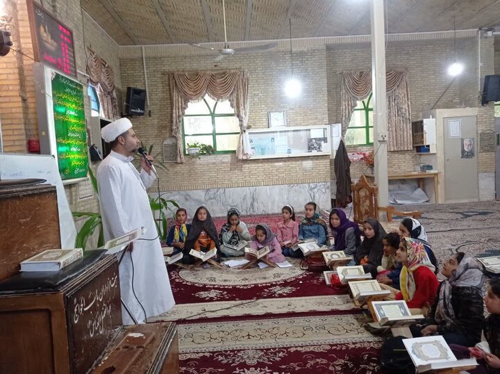 برگزاری کلاس‌های روان‌خوانی و آموزش احکام برای کودکان و نوجوانان روستای عرب‌آباد